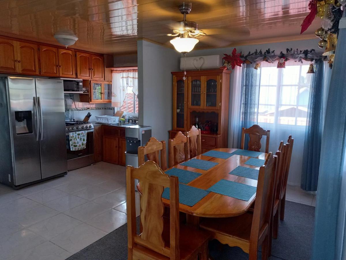 Urania House Villa Bocas del Toro Buitenkant foto